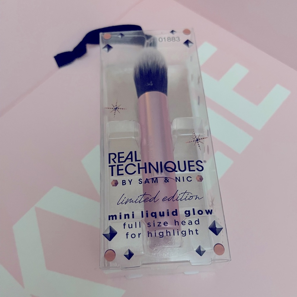 Real techniques mini brush